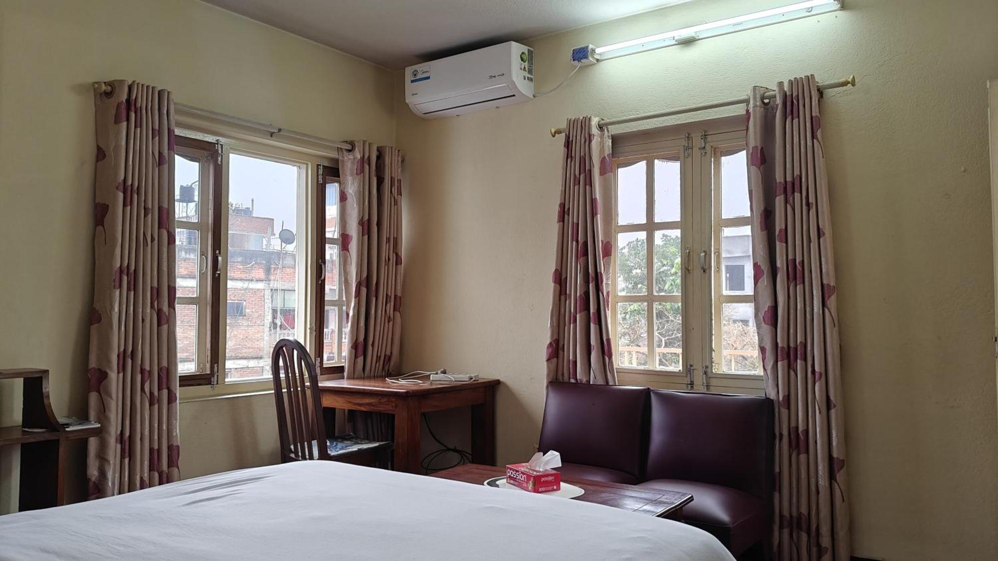 Rooftop Studio And 2Bhk Apartments In Kathmandu'S Most Happening Place エクステリア 写真