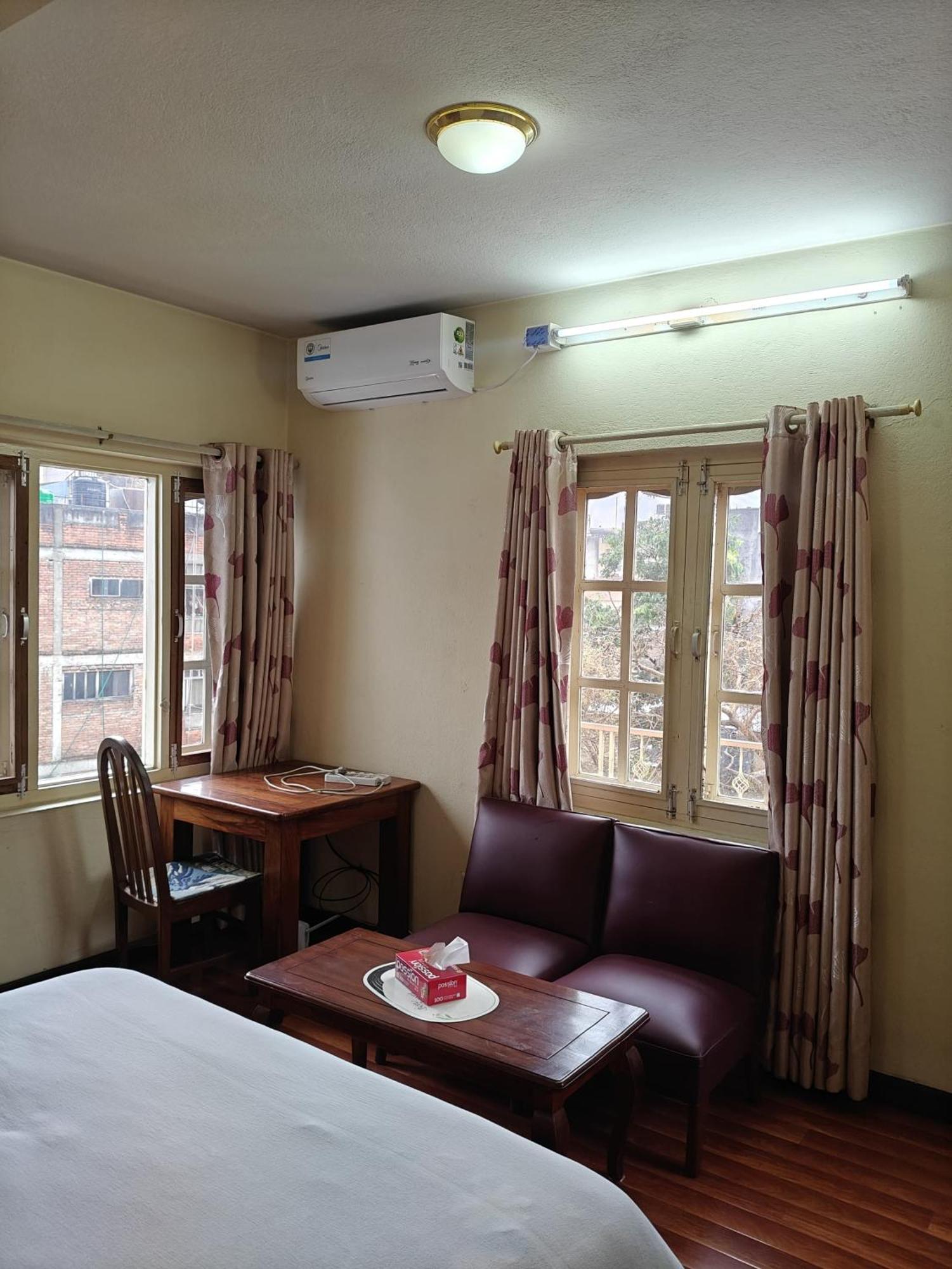 Rooftop Studio And 2Bhk Apartments In Kathmandu'S Most Happening Place エクステリア 写真